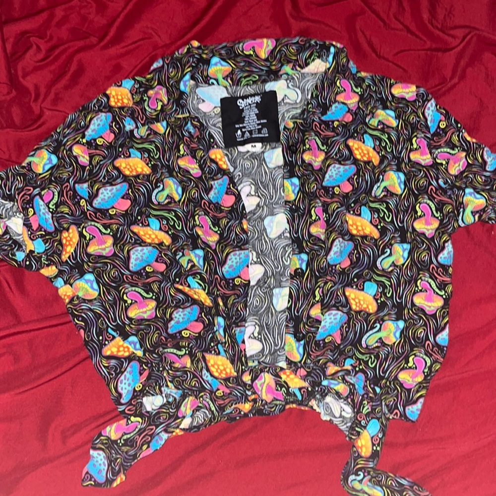 Trippy Mushroom shirt